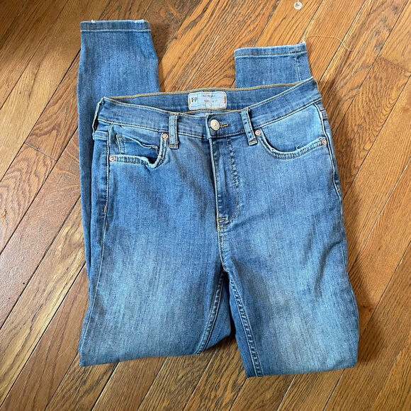 Free People 27 High Waisted Busted Knee Medium Wash Blue Skinny Stretch Jeans - Picture 2 of 6
